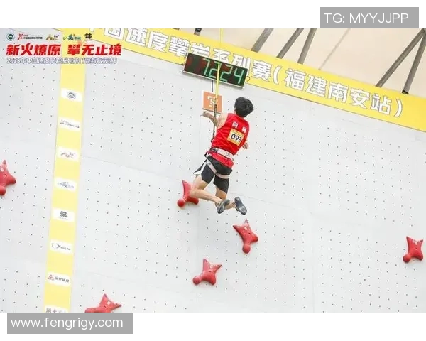 重庆攀岩队的战术分析与训练策略探讨攀岩热点解读